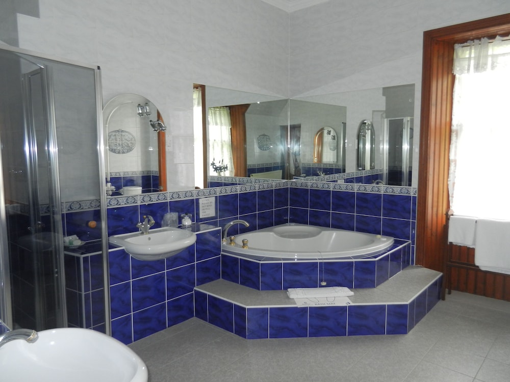 Mansfield Castle Hotel 46/50