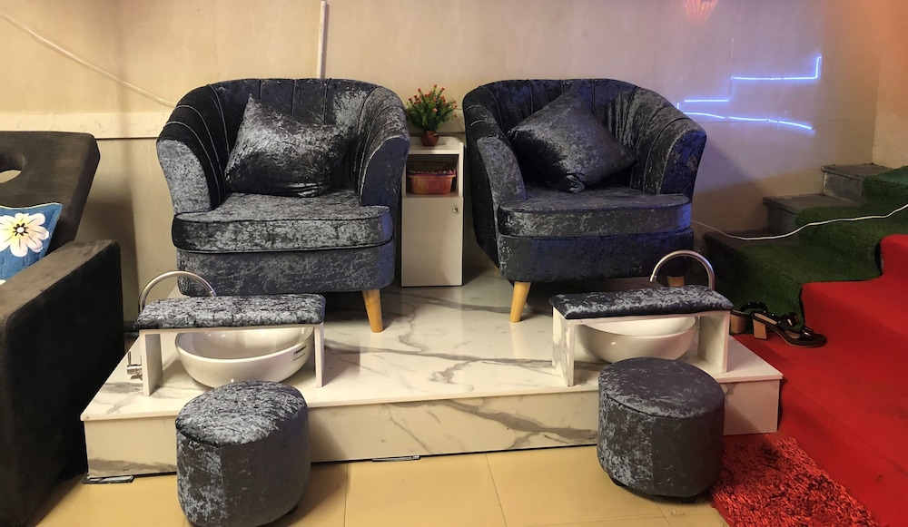Asian Ruby Boutique Hotel 24/37