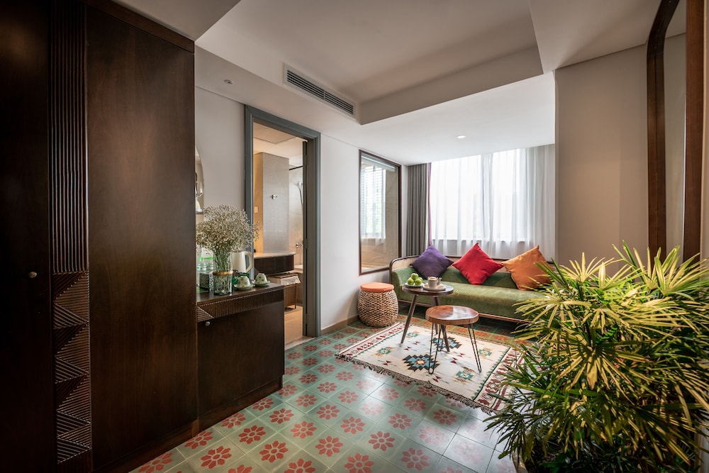 Au Lac Center Hotel 33/50