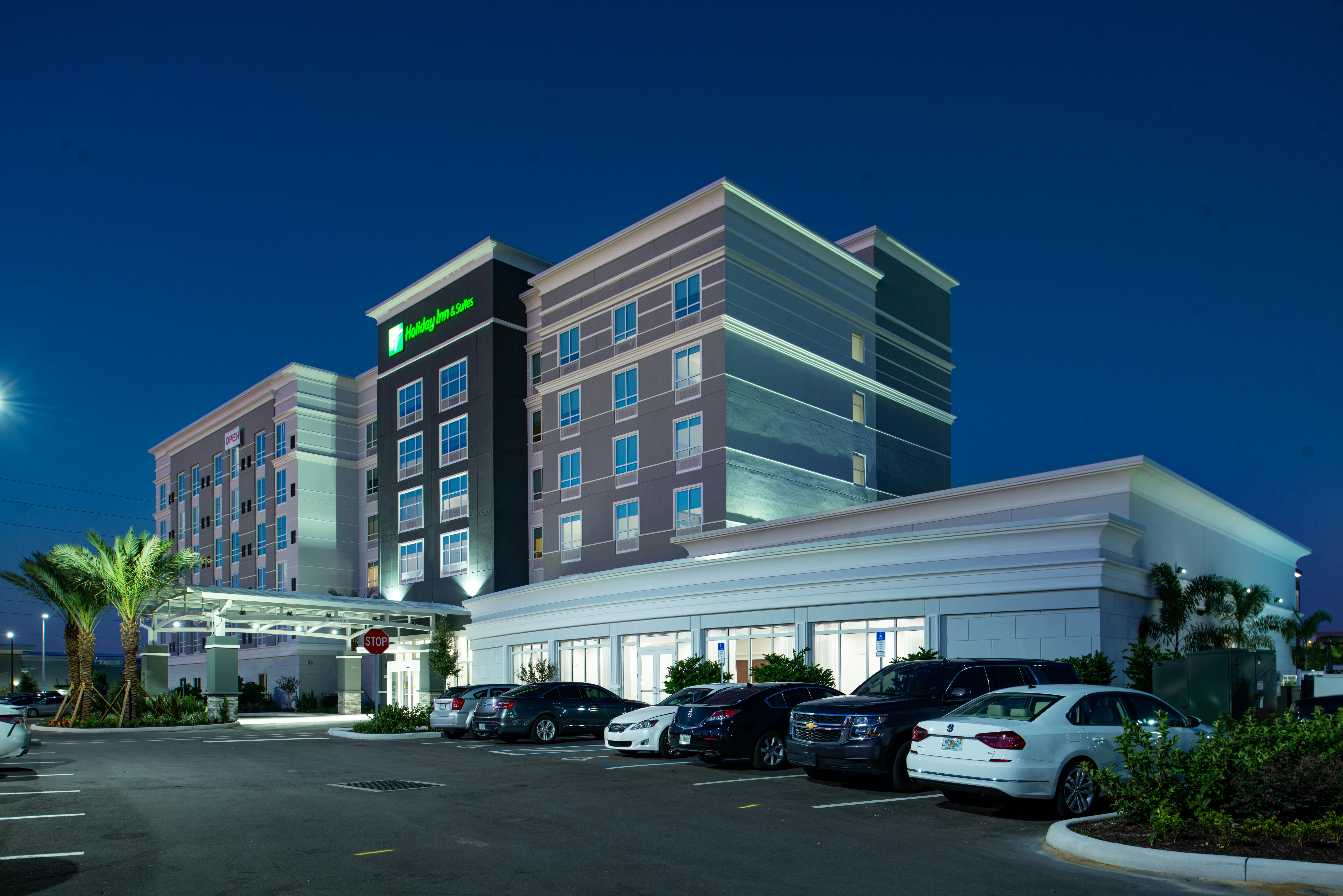 Holiday Inn & Suites Orlando I-Drive - Theme Parks 68/77