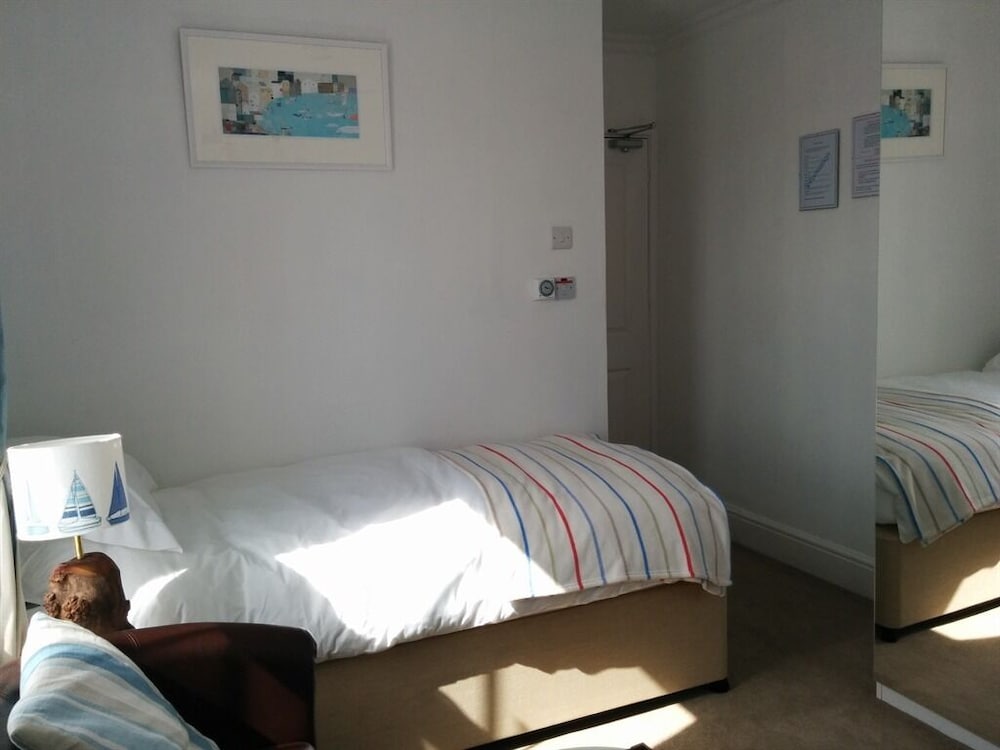 Tregony Guest House 8/52