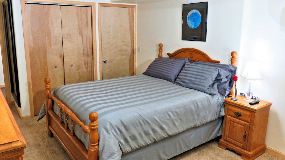 1 BEDROOM, CONDO, ROMANTIC, KITCHEN
