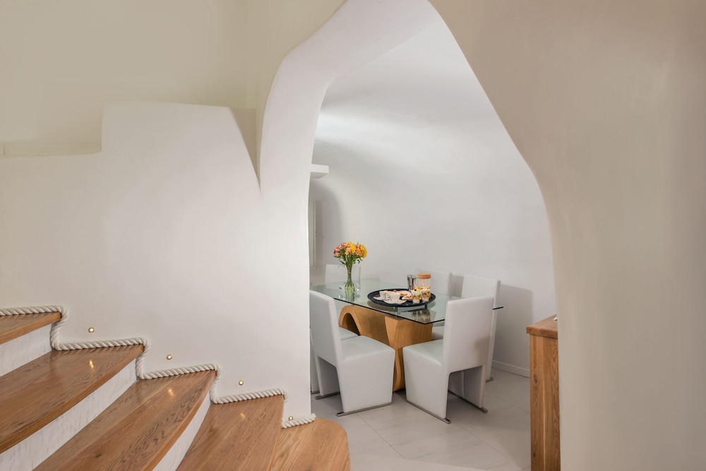 Elite Luxury Suites 49/50