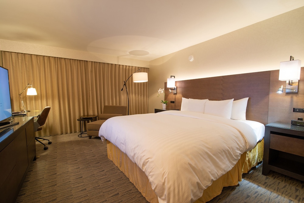 PREMIUM, EXECUTIVE, KING BED