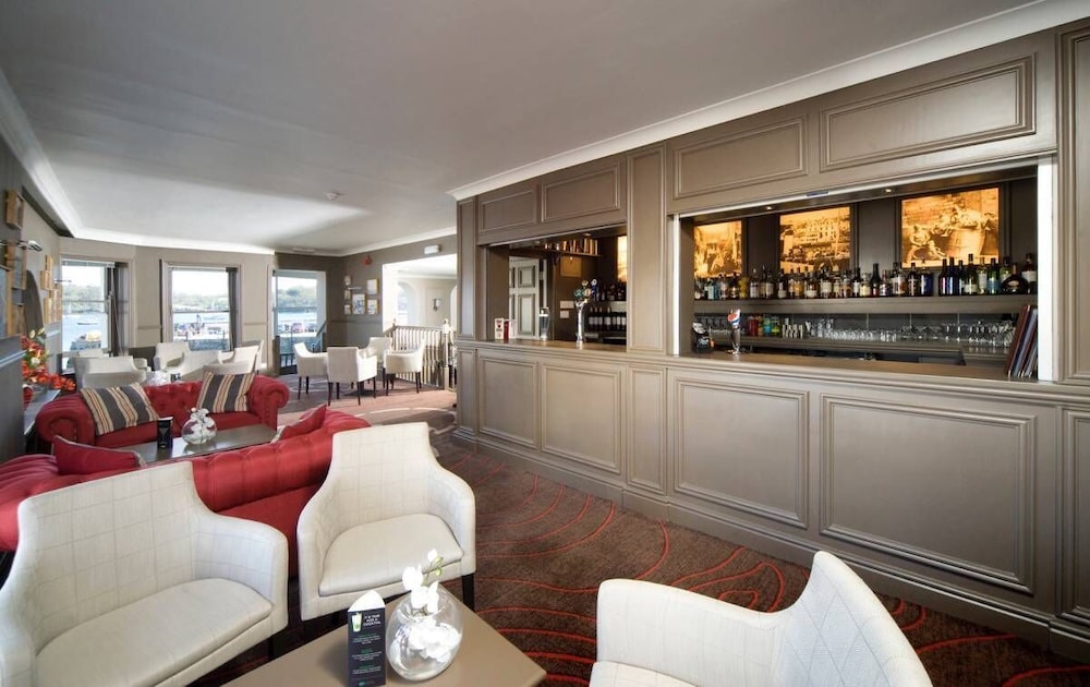 Ship and Castle Hotel 57/70