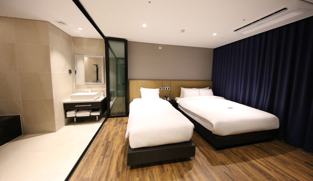 Sea Cruise Hotel 19/64