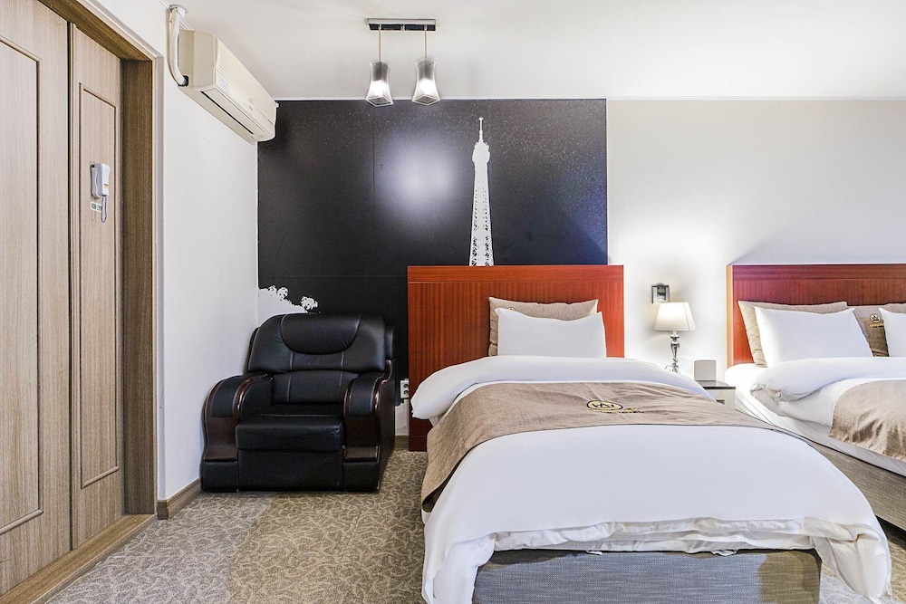 Amourex Hotel 13/49