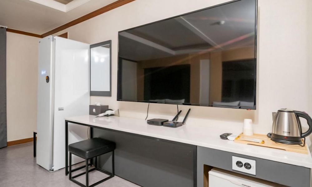 Donghae Gloria Tourist Hotel 43/50