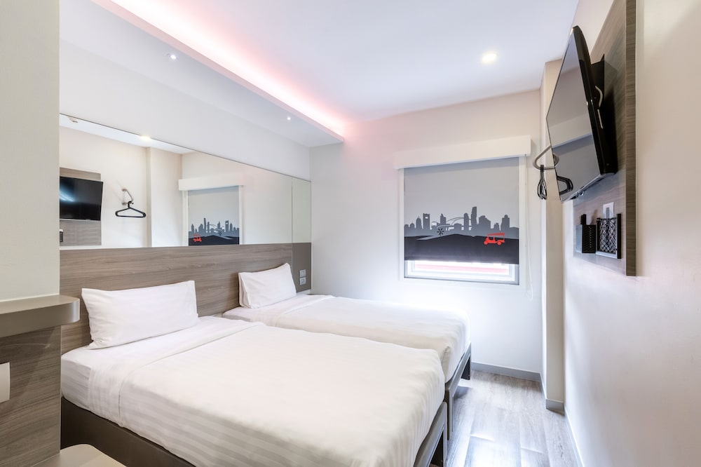Easy Planet Bangkok Surawong 36/66