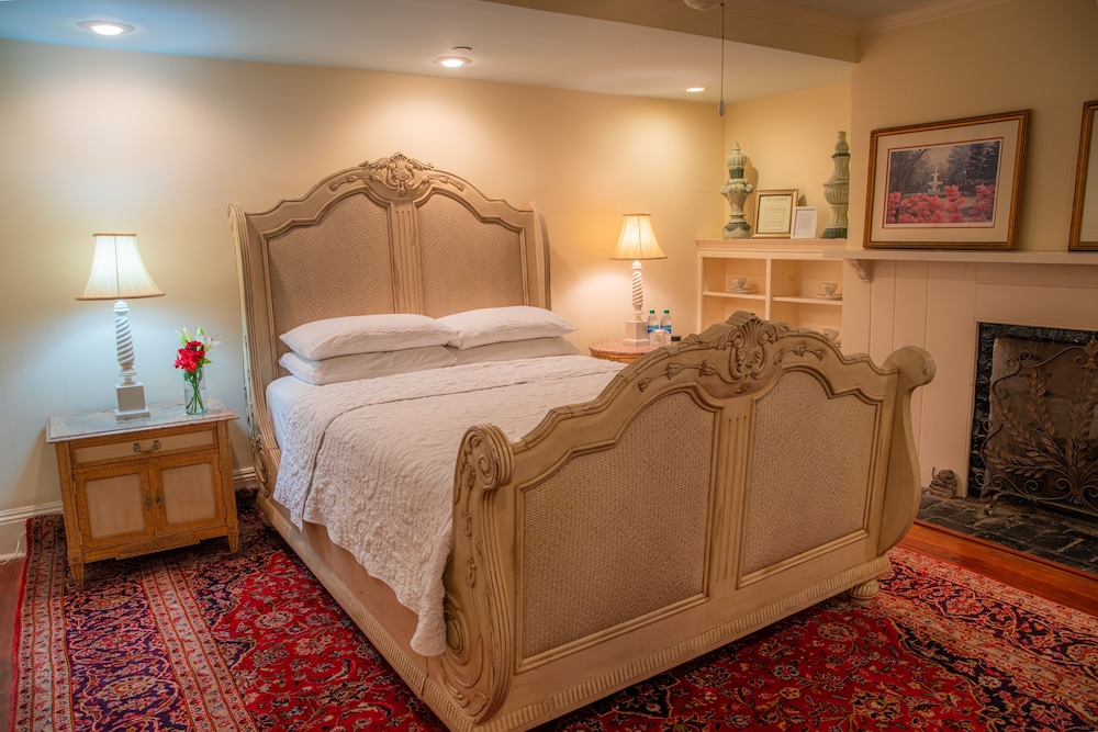 Justine Inn Savannah 9/62