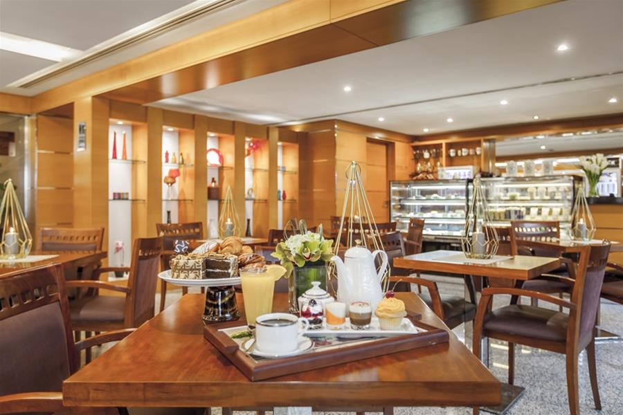 restaurant cafeteria
