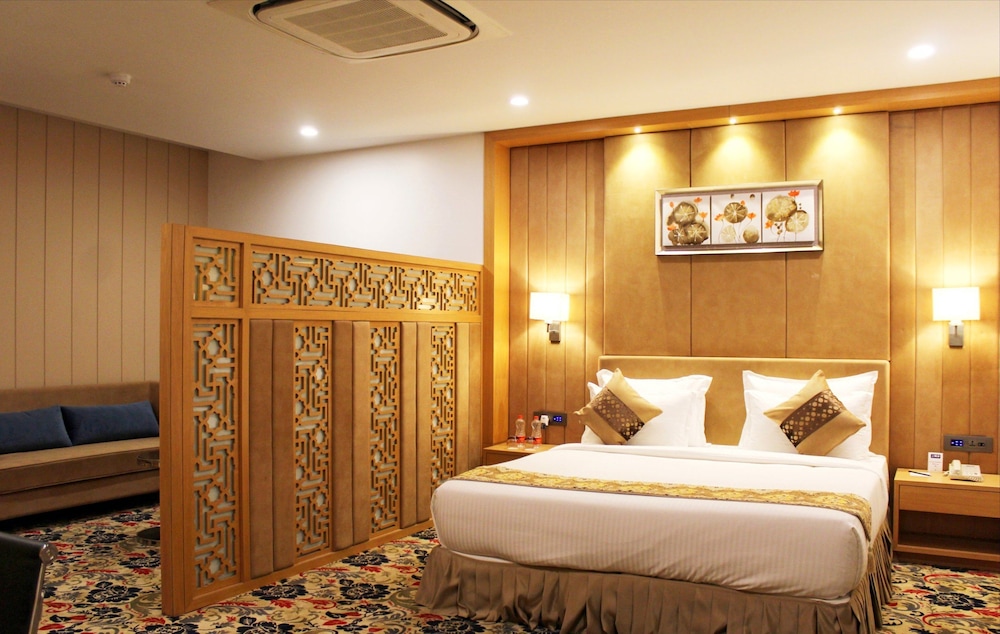 Blu Feather Hotel & Spa 24/69