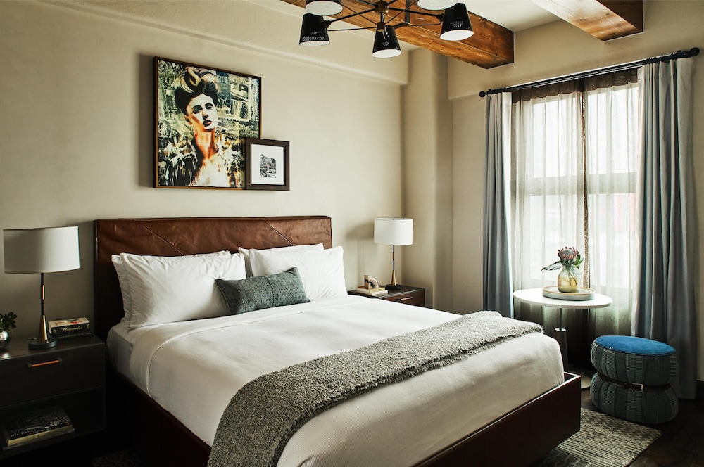 1 BEDROOM, SUITE
