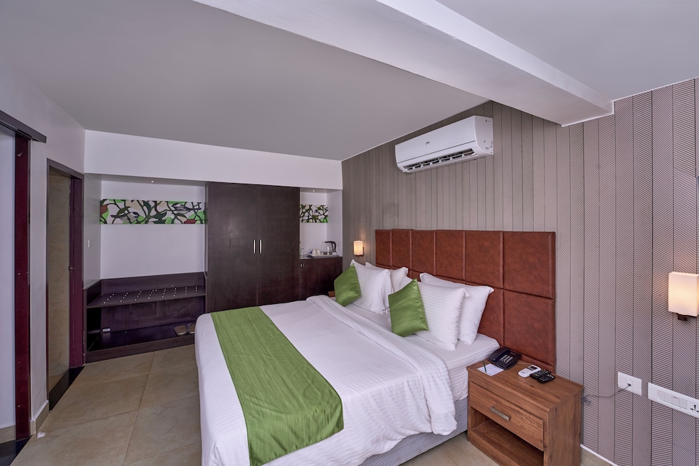 POETREE SAROVAR PORTICO 29/74