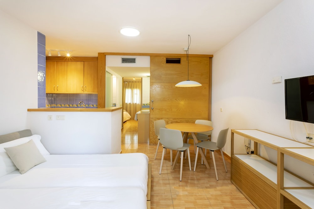 Apartamentos Ses Eufabietes 15/50