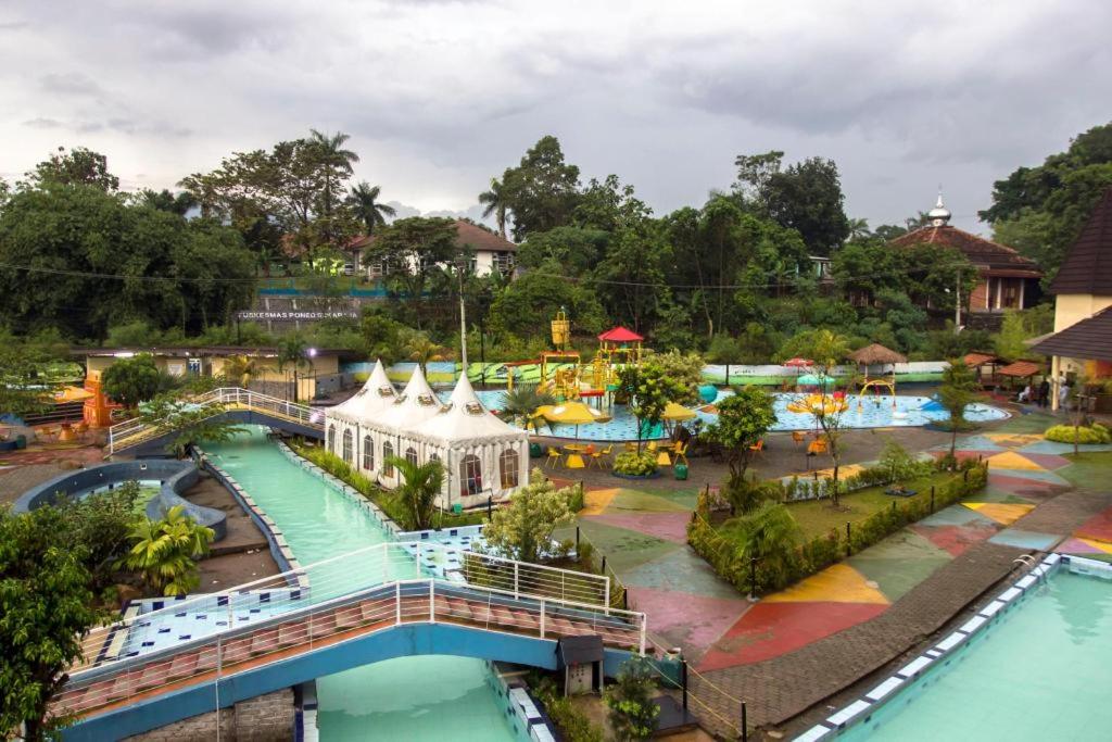 Bumi Gumati Convention Resort 27/28