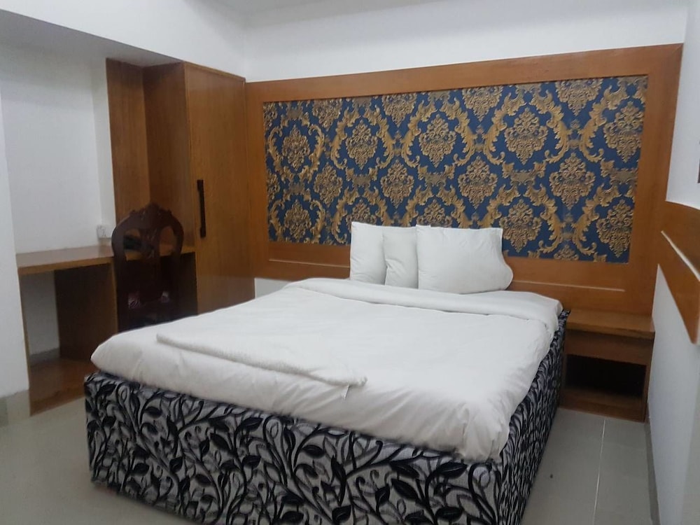 Nagar Valley Hotel 34/50