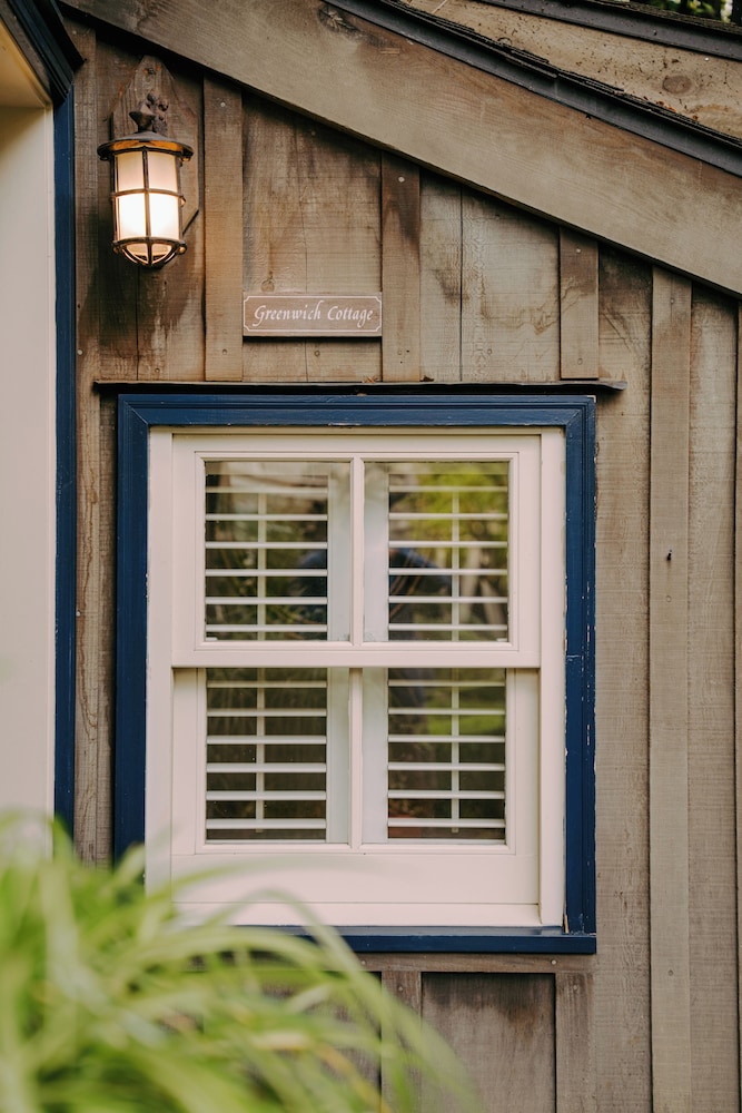 Simpson House Inn 2/50