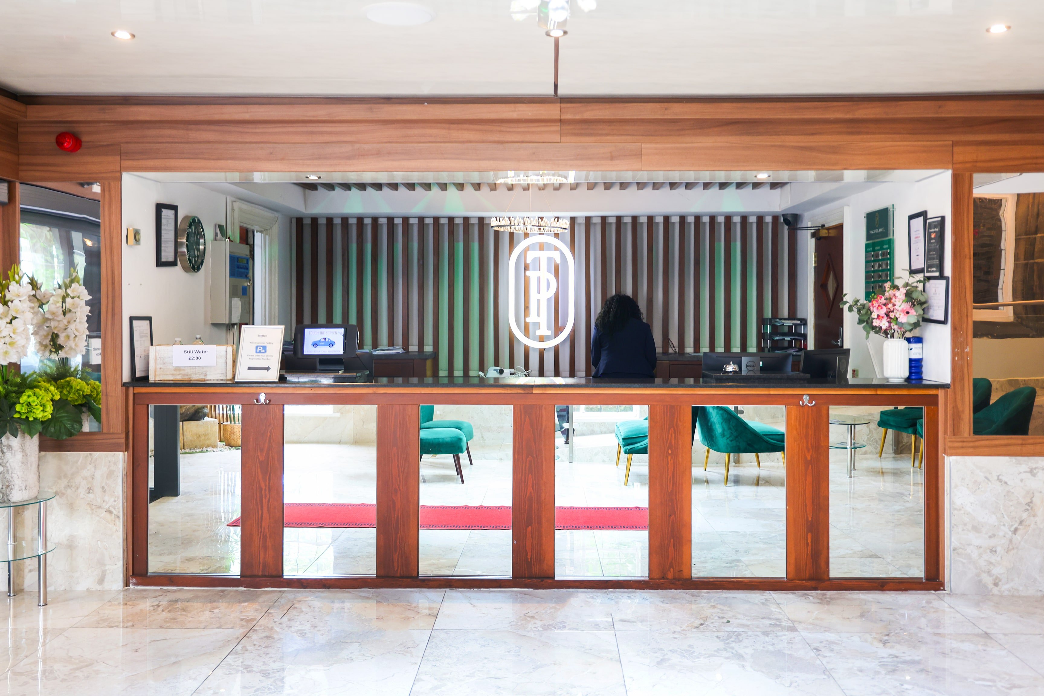 OYO Tong Park Hotel 8/50