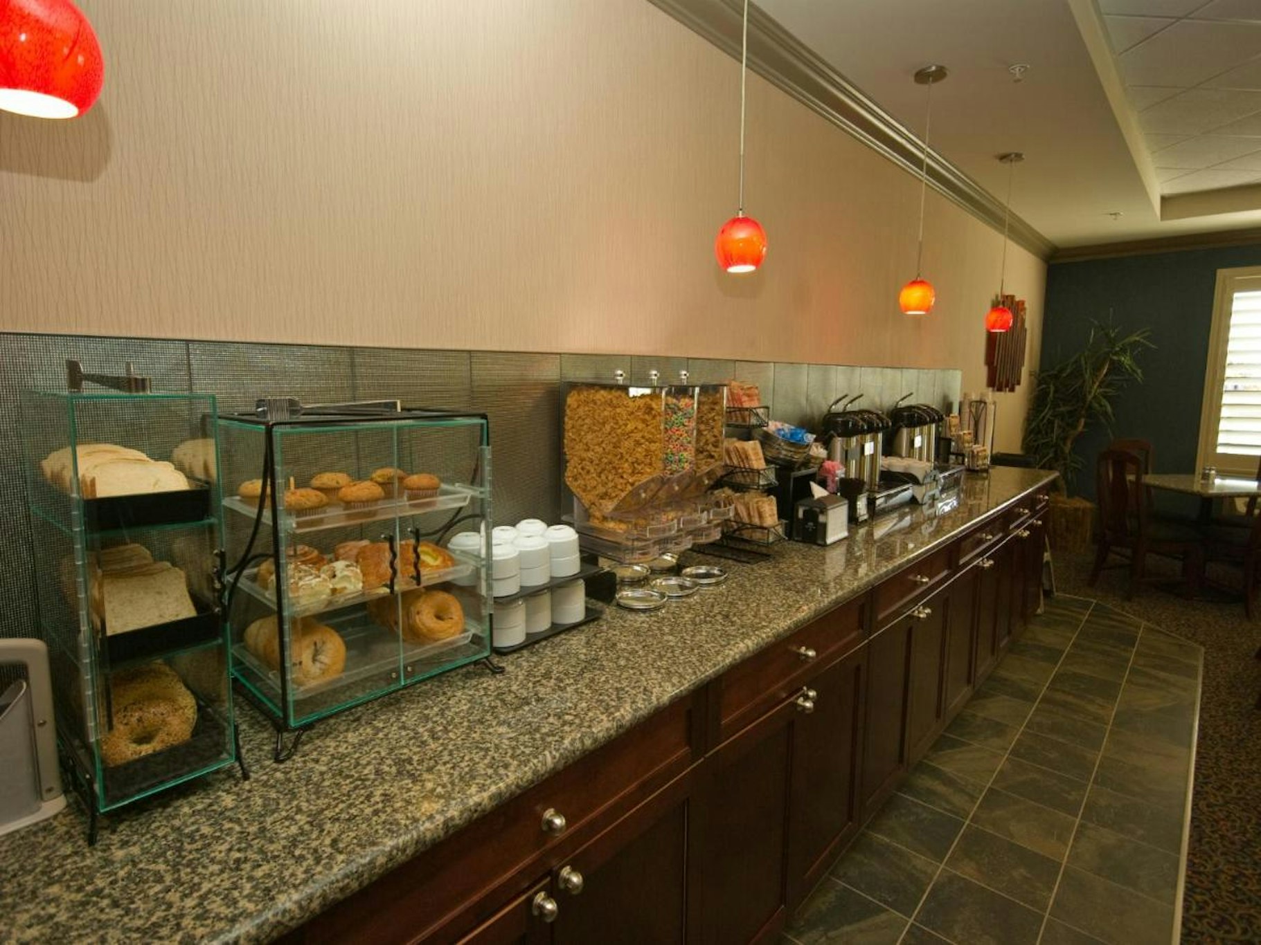 Redwood Inn Suites Grande Prairie 43/61
