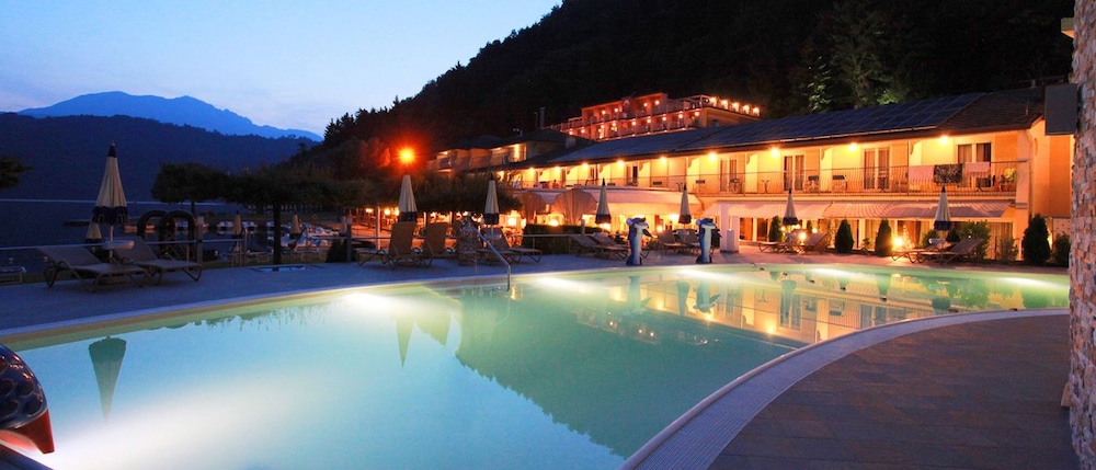 Parc Hotel Du Lac 45/50