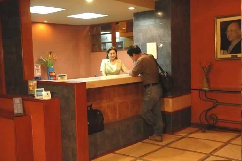 Acosta Hotel 8/55