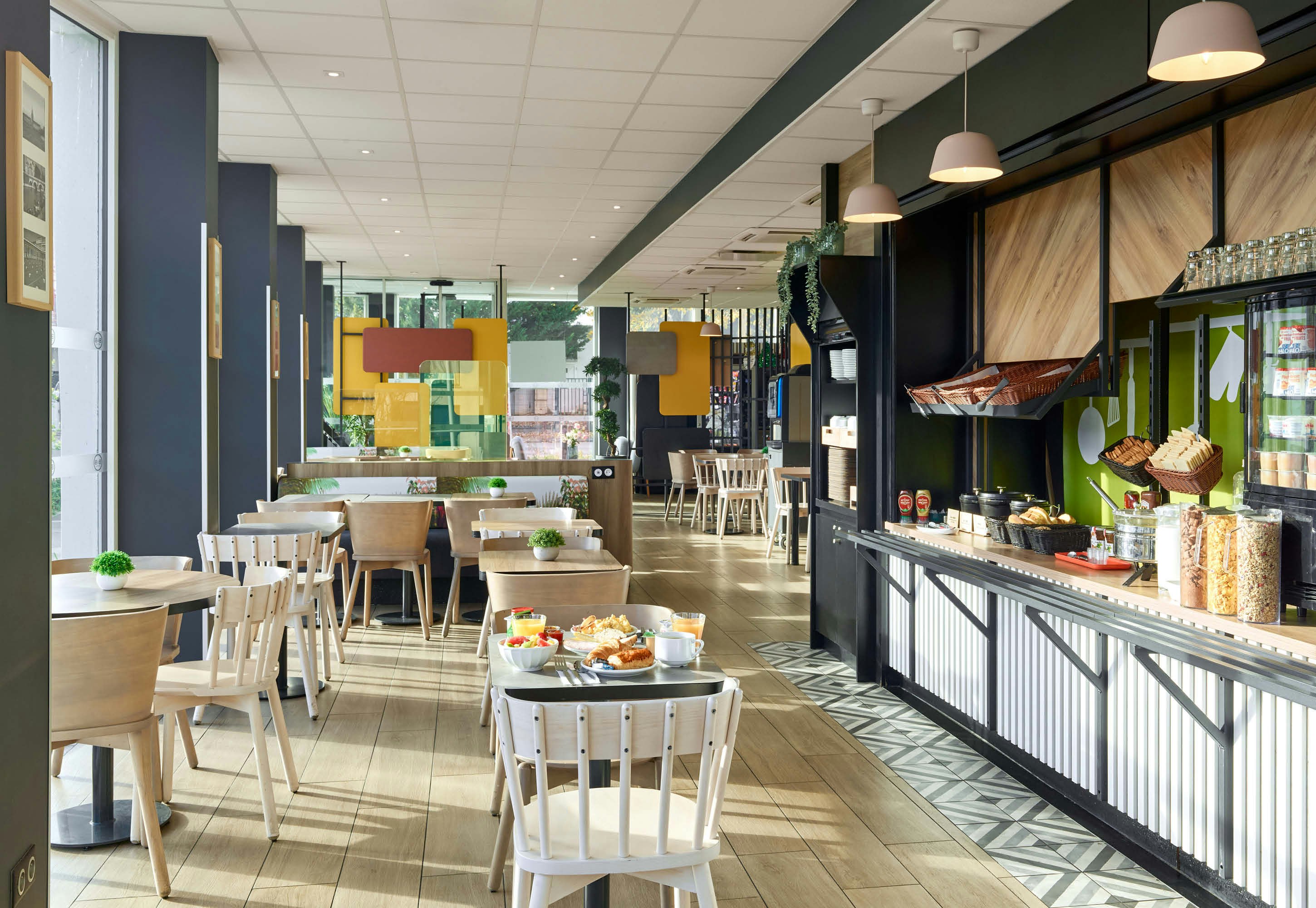 B&B HOTEL Massy Gare TGV 16/24