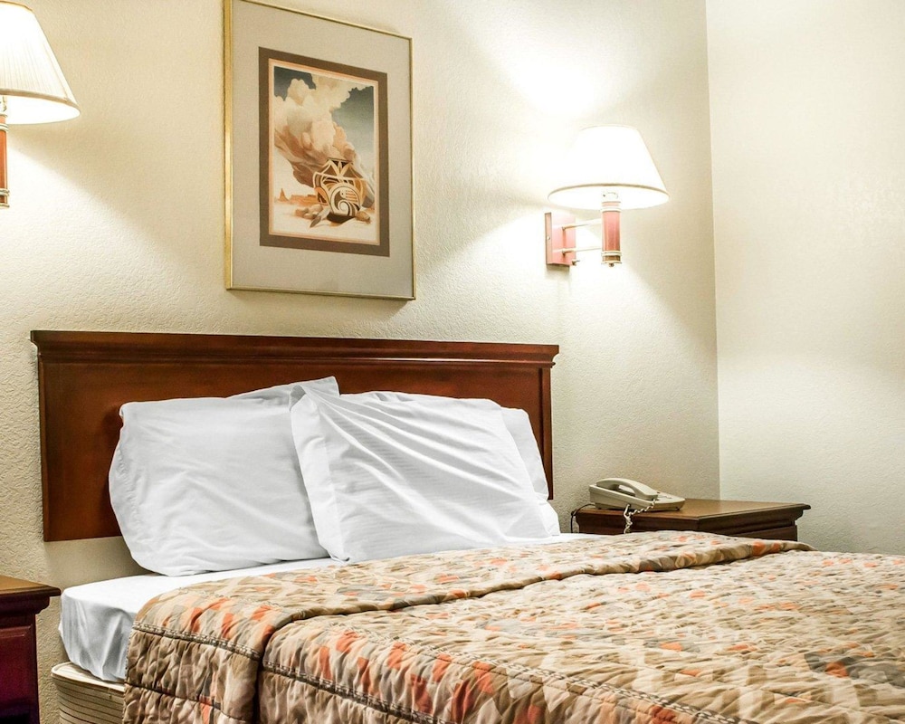 Rodeway Inn Winslow I-40 10/36