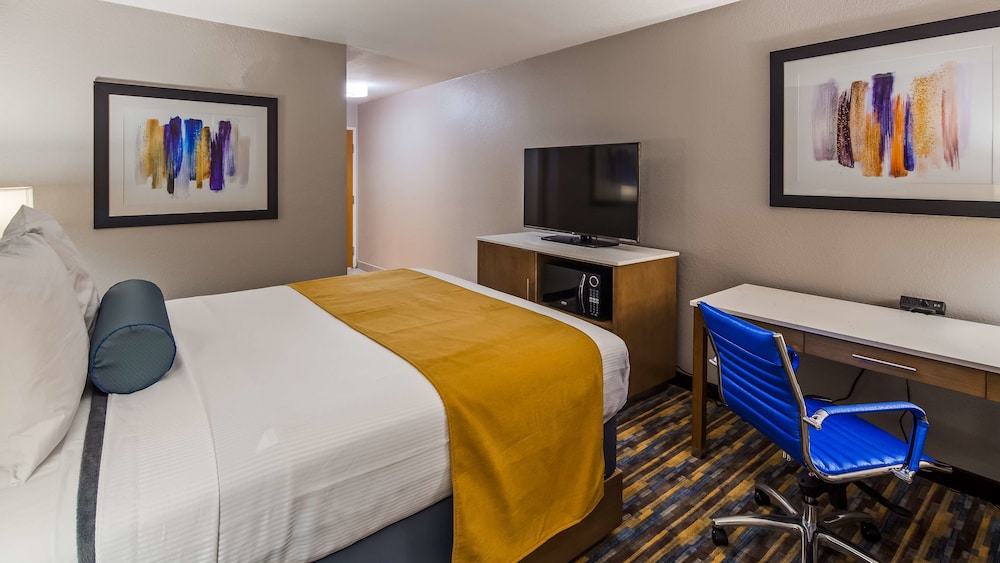 Best Western Dewitt 23/42