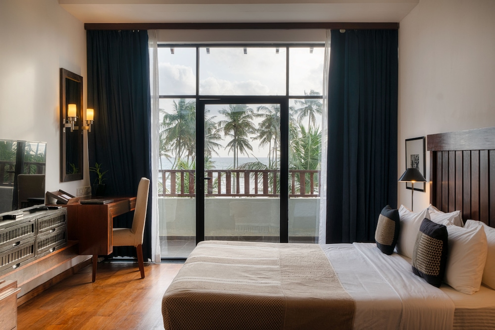 The Blue Water Hotel and Spa 10/50