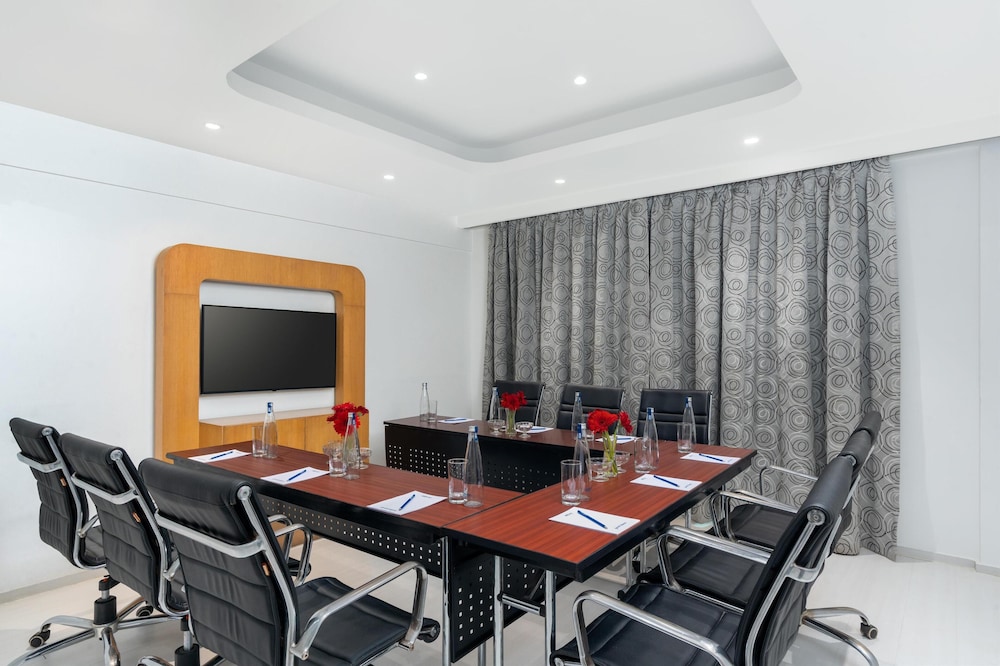 Park Inn By Radisson New Delhi Ip Extension 53/62