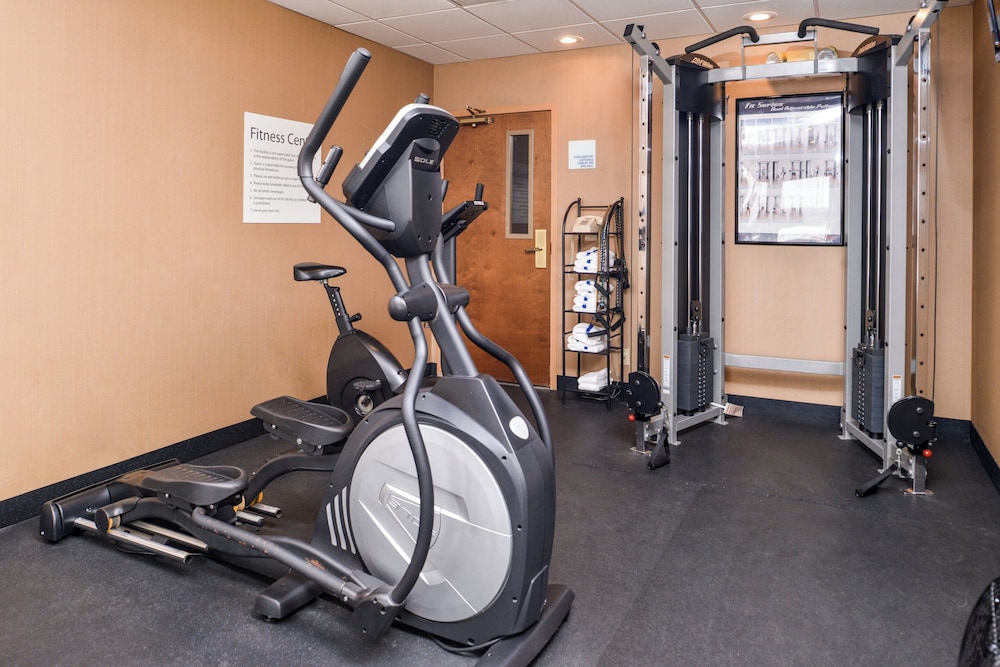 Holiday Inn Express Lewisburg/New Columbia 38/64