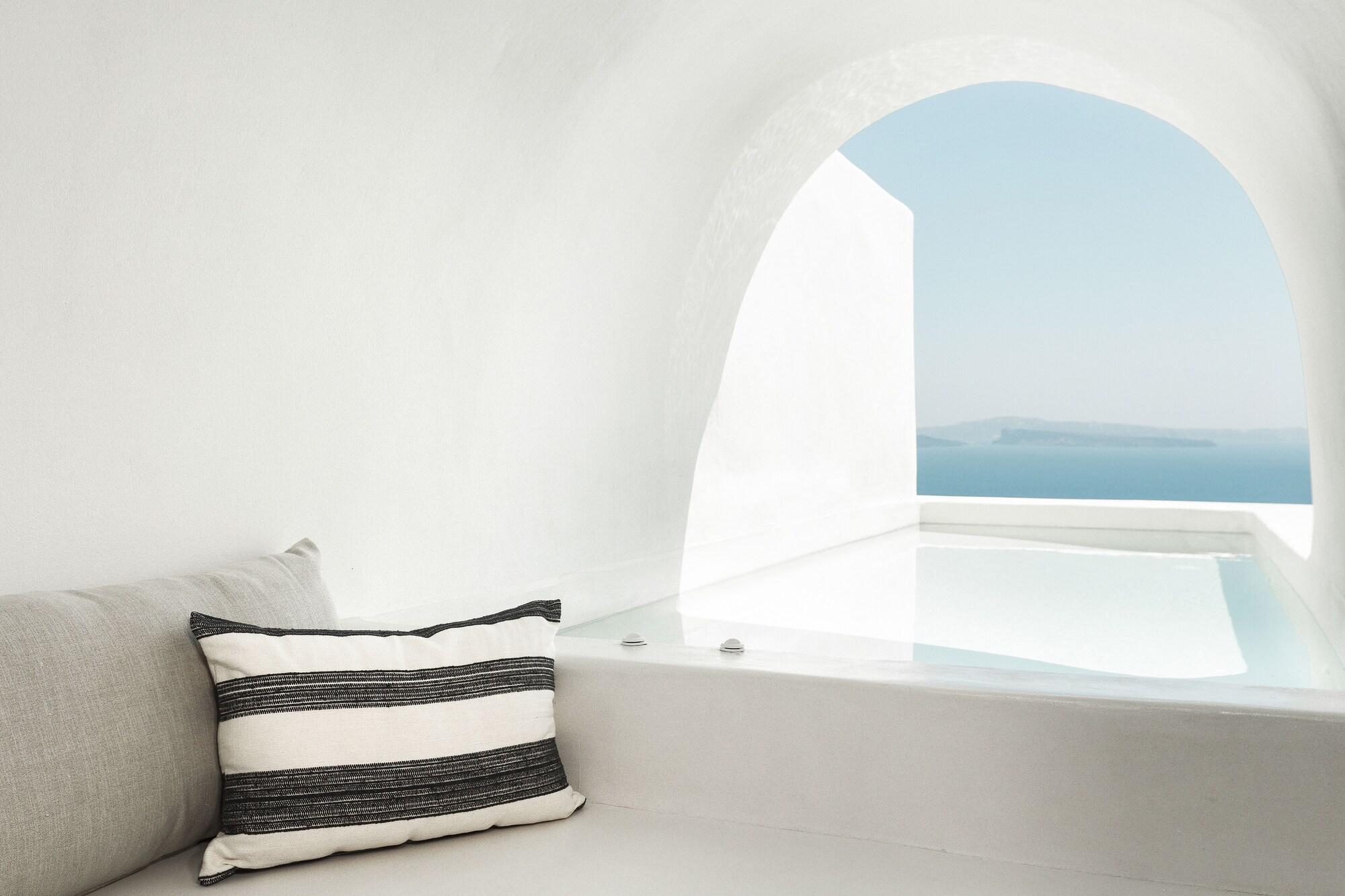 Cave, Suite