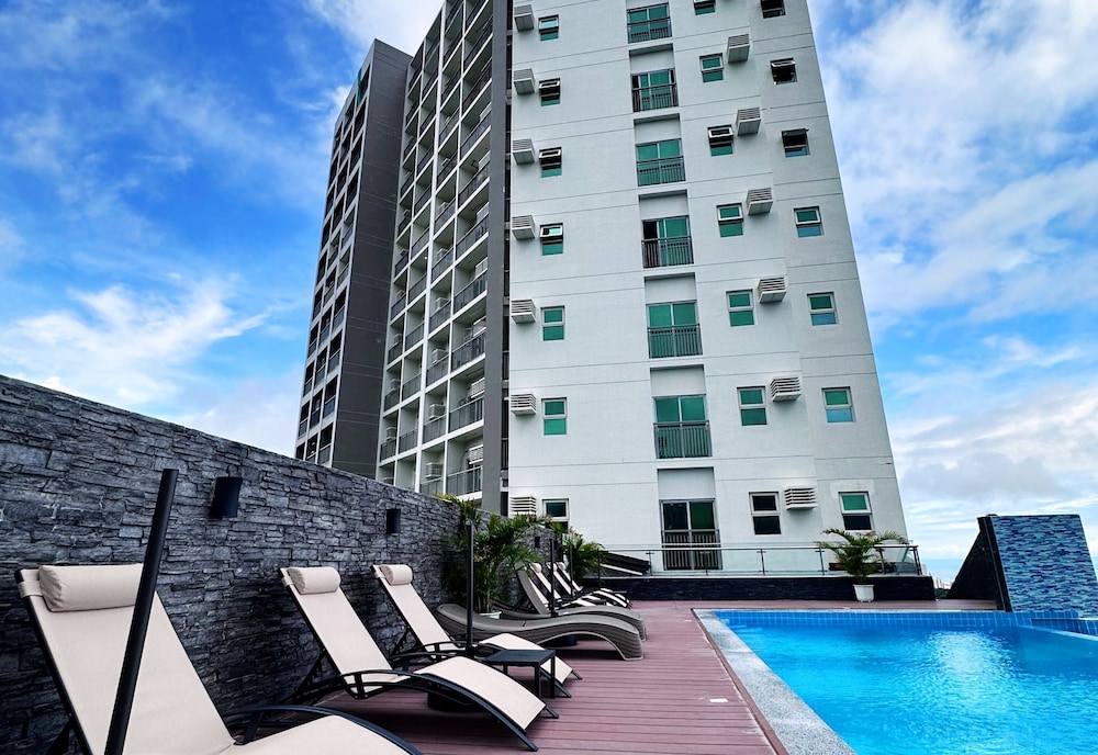 Hayat Sky Towers 4/50