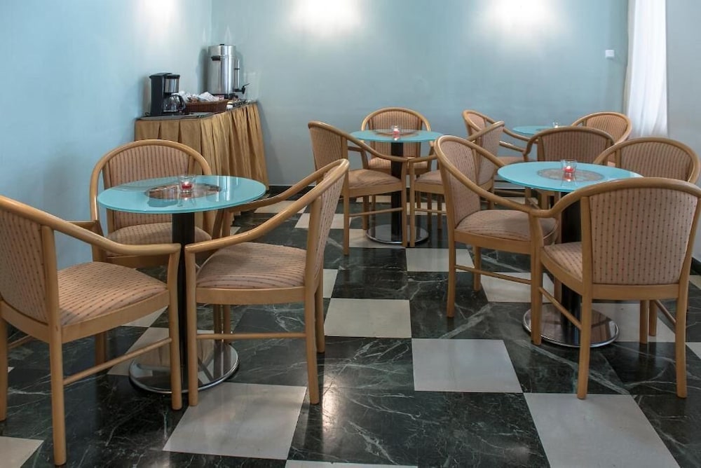 Ares Athens Hotel 48/52