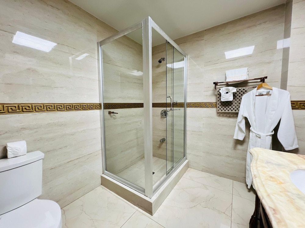 Golden Bay Belize Hotel 48/50
