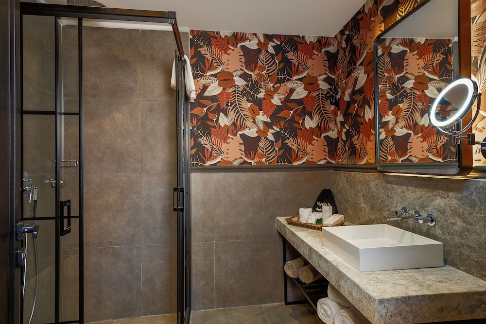 Sherwood Premio Hotel 49/50