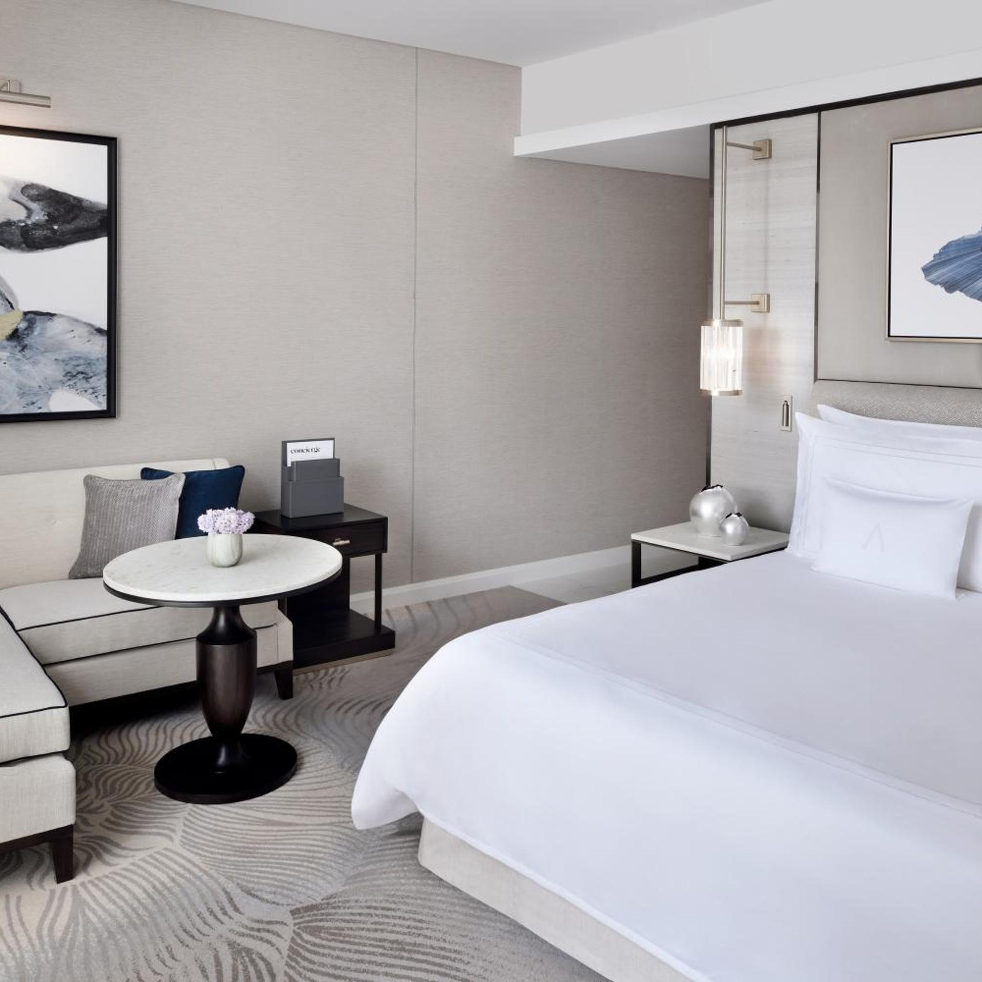 Deluxe, King Bed, Downtown View