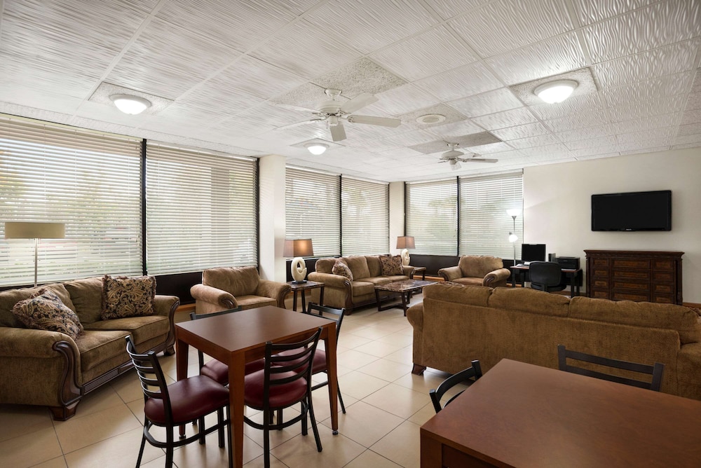 Days Inn By Wyndham Jacksonville Airport 24/31