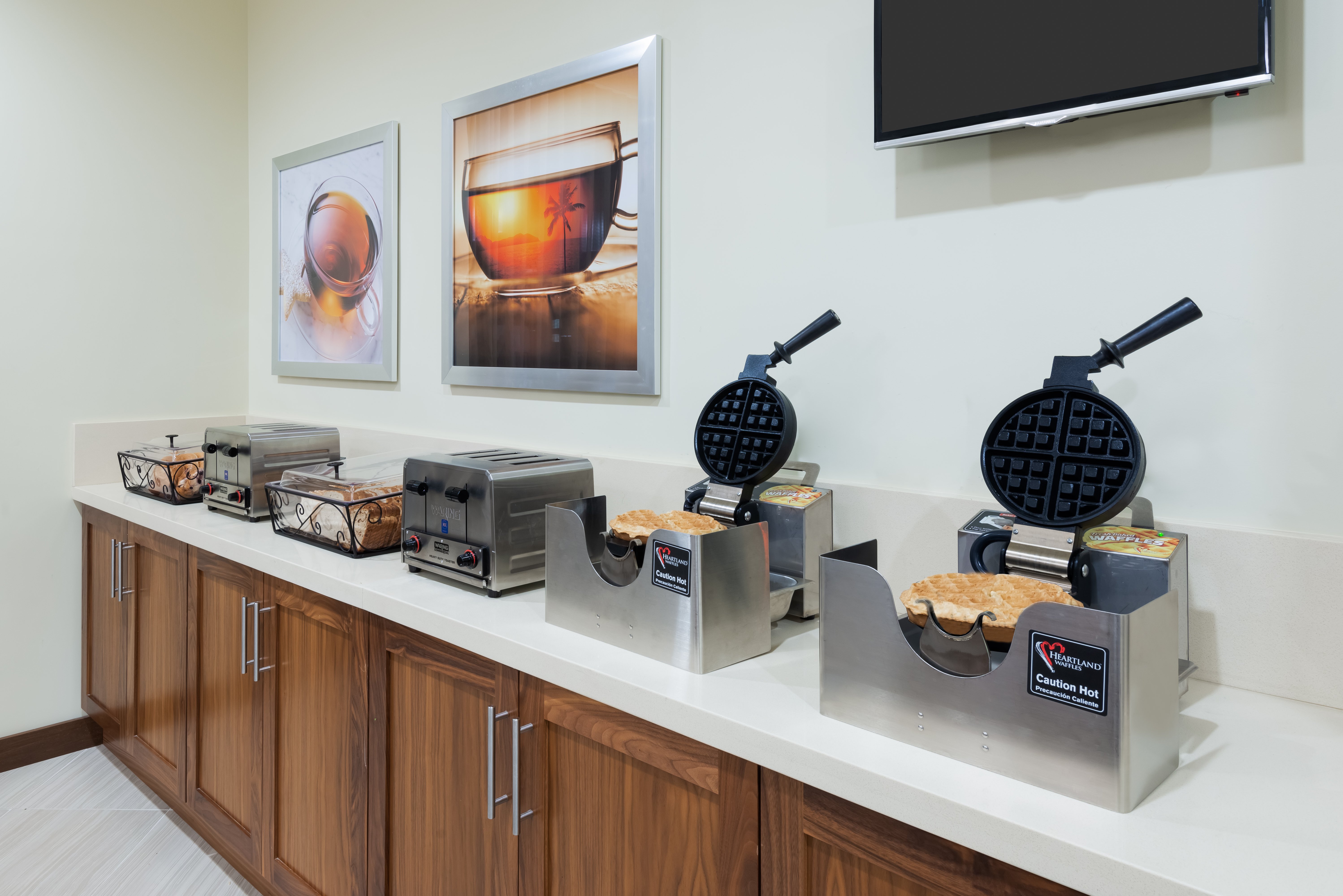 Staybridge Suites Miami International Airport 76/77