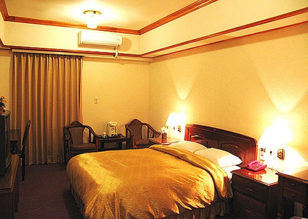 Sin Fu Business Hotel 23/37