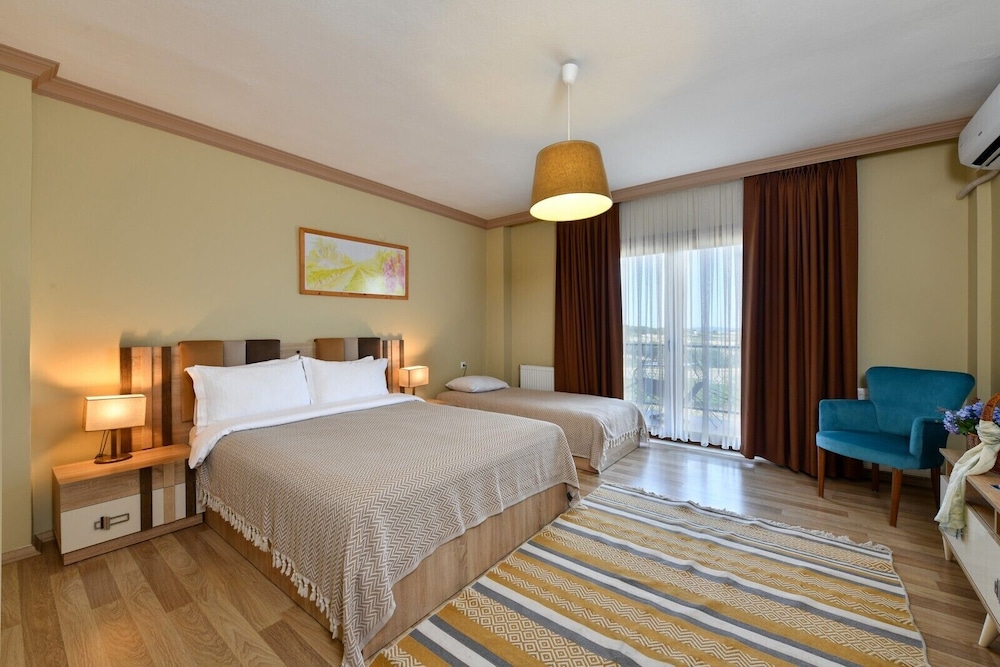 Dessera Vineyards Hotel 6/40