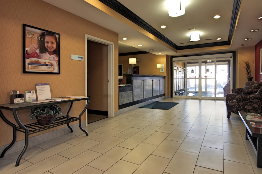 Holiday Inn Express Hotel Suites Defiance 12/52
