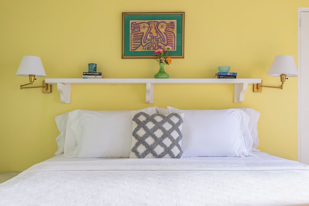 Fort Recovery Beachfront Villa & Suites Hotel 22/49