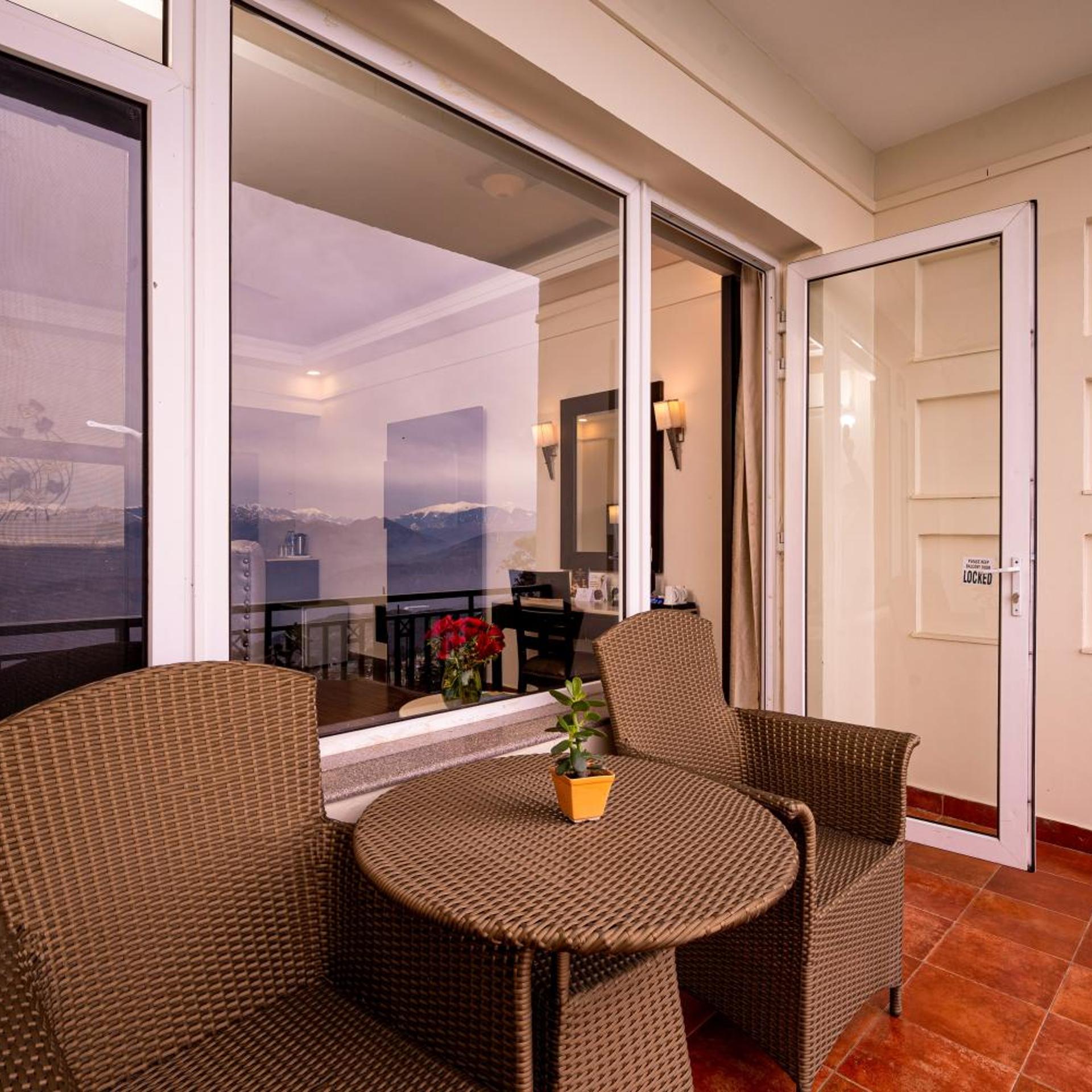 GRAND VIEW HOTEL 34/51