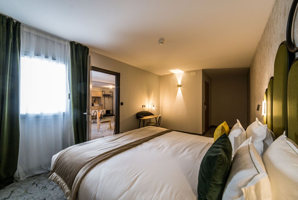 Room at Best Western Le Relais Du Vigneron, Blancs-Coteaux