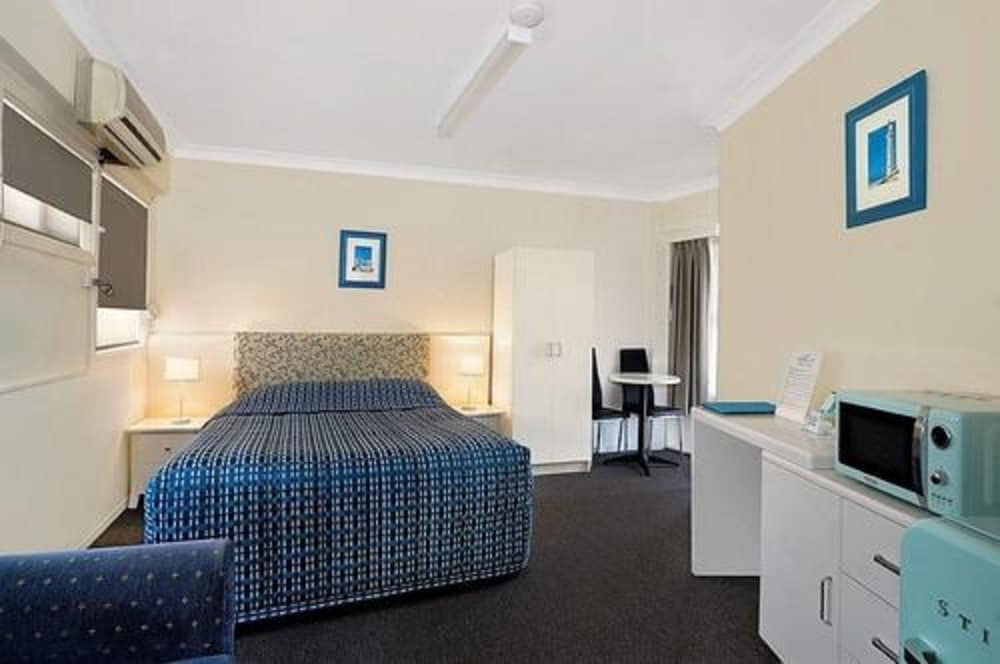 MOTEL 617 29/66