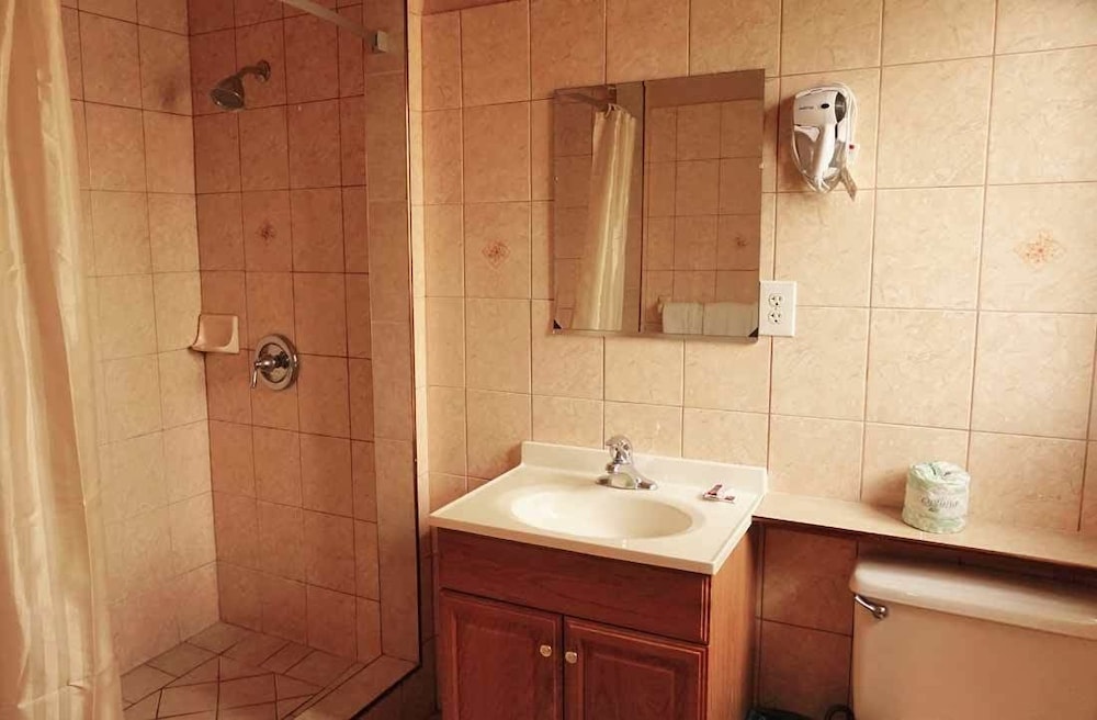 Geneva Motel 27/48