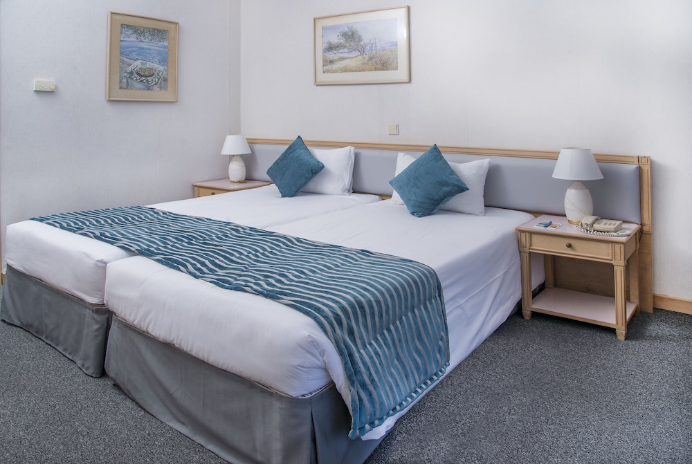 Room at PALM BEACH HOTEL AND BUNGALOWS, VOROKLINI
