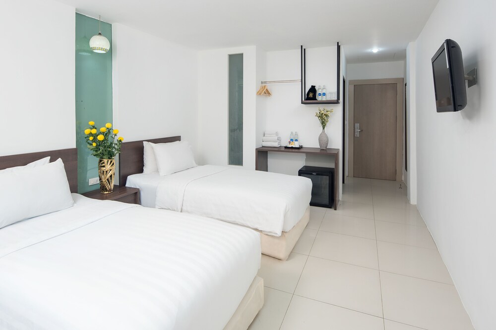 Rodina Beach Hotel 18/74